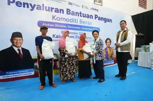 Bulog dan Komisi IV DPR Mulai Salurkan Bantuan Beras untuk 33,2 Juta Penerima