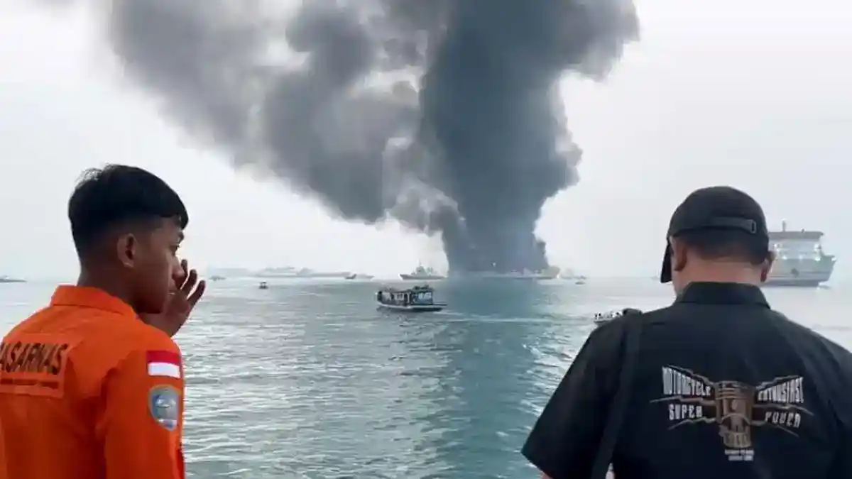 Kebakaran KMP Batumandi di Selat Sunda: Evakuasi, Penanganan, dan Fakta Awal