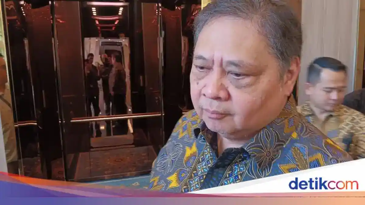 Airlangga: Pemerintah Siapkan Rekening Massal, Bukan Pembagian Ponsel Gratis