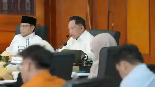 Antisipasi Harga Pangan Jelang Nataru: Pesan Tito soal Bansos, Operasi Pasar, dan Subsidi
