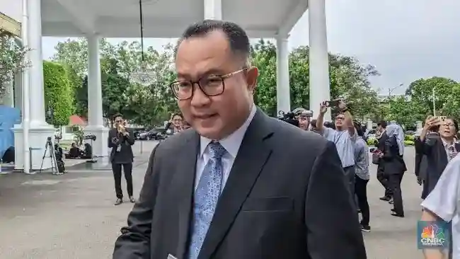 BRIN Ungkap Potensi Listrik 3,9 GW dari Limbah Sawit Indonesia