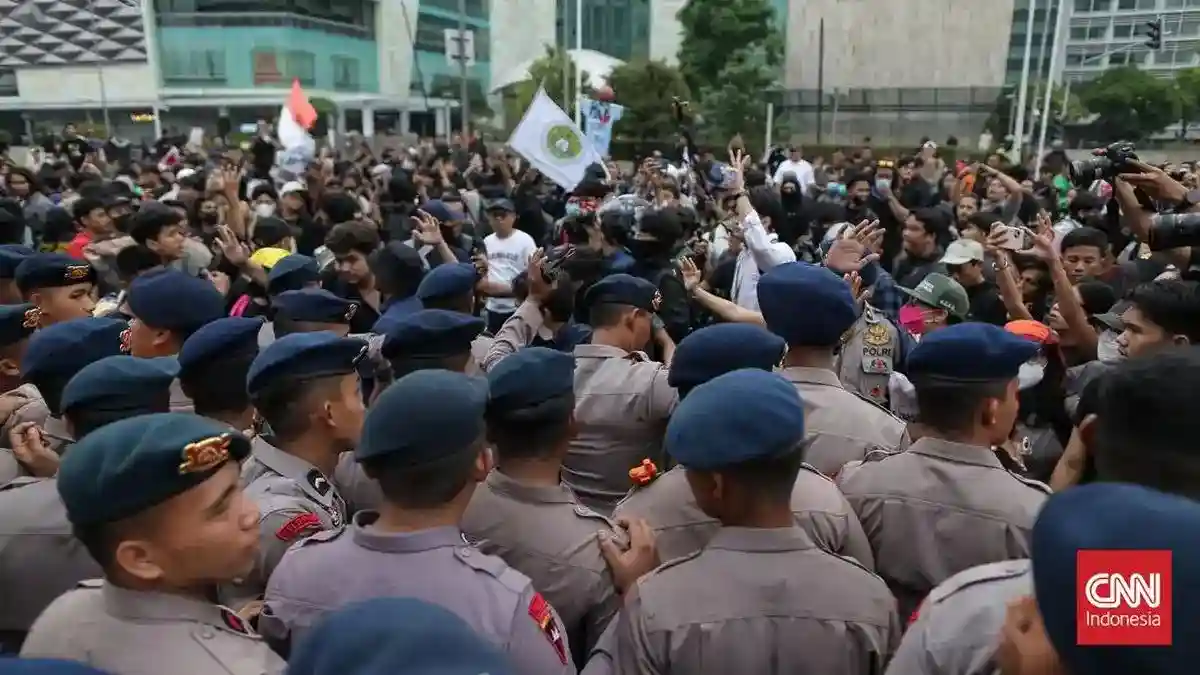 Gas Air Mata Picu Putar Balik di Sejumlah Ruas Saat Aksi 28 Oktober