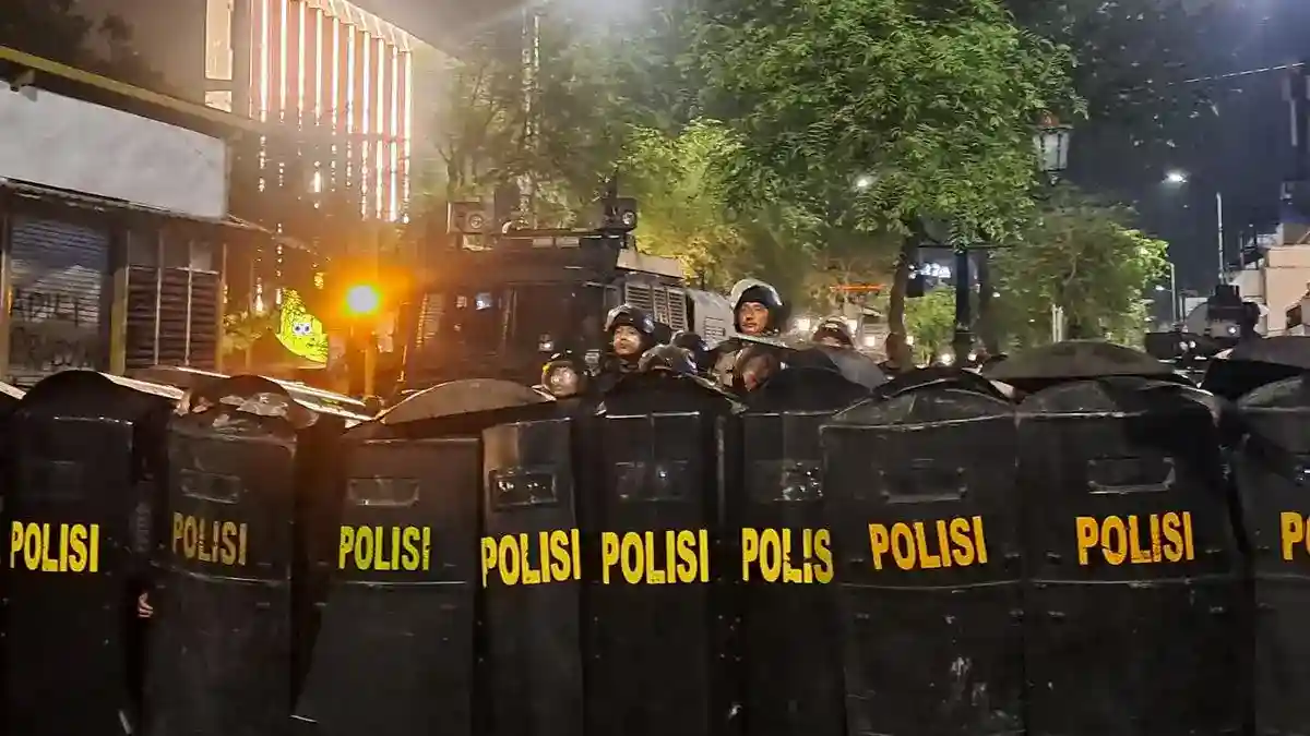 Dari Aksi Damai ke Bentrokan: Kericuhan Massa di Kawasan DPRD DIY