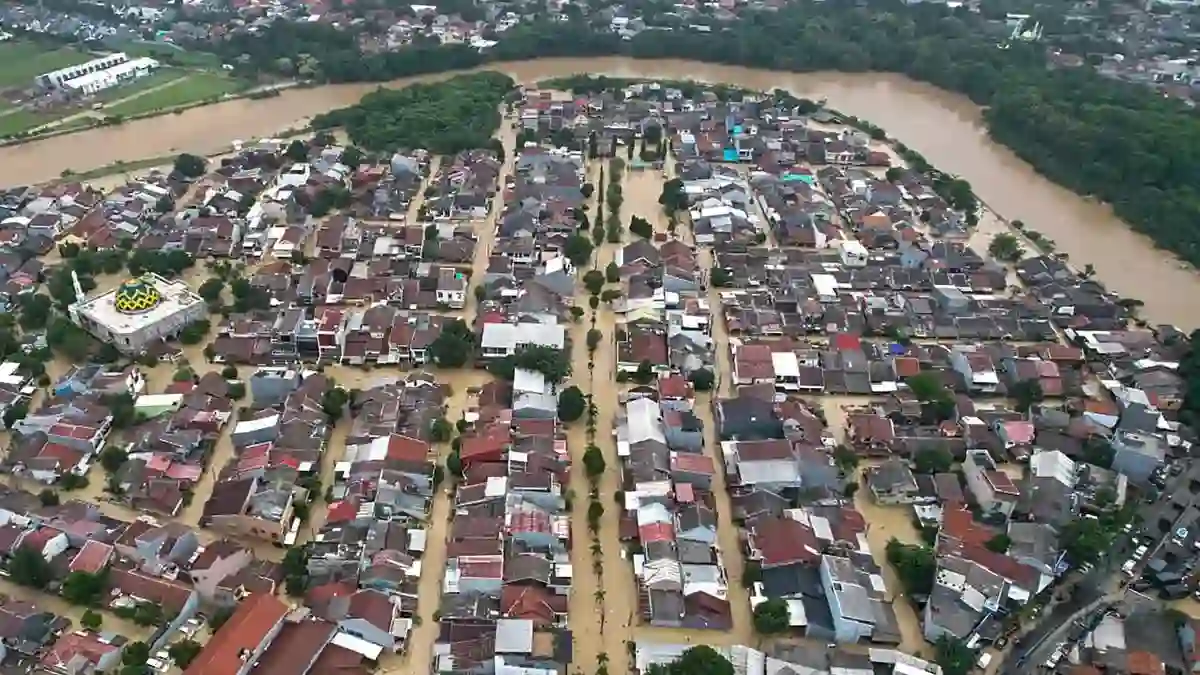 Catatan BNPB hingga 29 Oktober: Banjir Mendominasi, Siaga Karhutla dan Modifikasi Cuaca Berlanjut