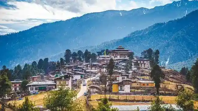 Banjir dari Danau Shintaphu Putus Akses ke Desa Laya di Bhutan