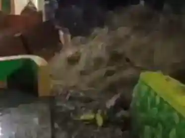 Banjir Rendam 34 Rumah di Bandung Setelah Tembok Sungai Cikalintu Jebol