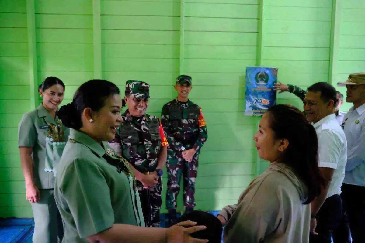 Rumah Baru dari TMMD, Keluarga Herwanto Menangis Haru Saat Dikunjungi Danrem 091/ASN
