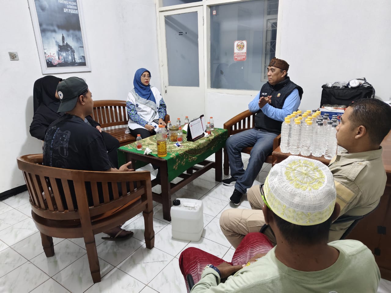 Satpol PP Kabupaten Probolinggo Tertibkan Penjual Miras Dekat Pondok Pesantren